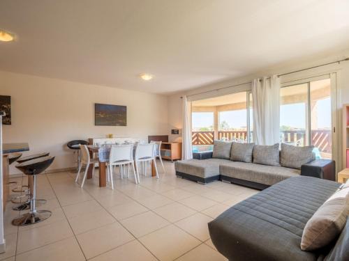 Apartment Presqu'île de la Lagune-3 by Interhome