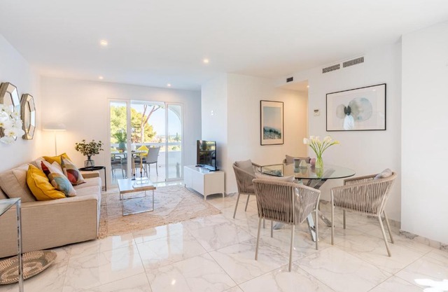 Azahara 1 8B Beautiful apartment frontline golf in popular Aloha