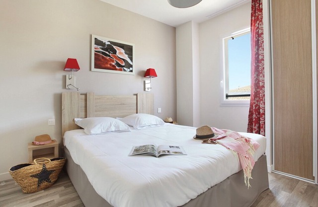 Beautiful modern apartment near the historic Aïgues Mortes