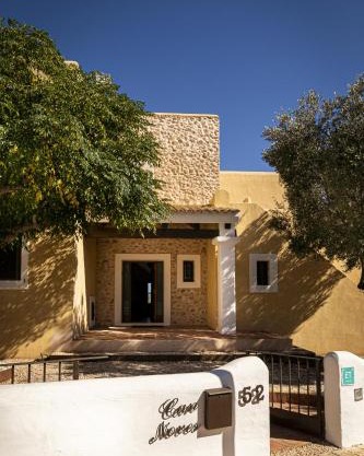 Noves Villa 