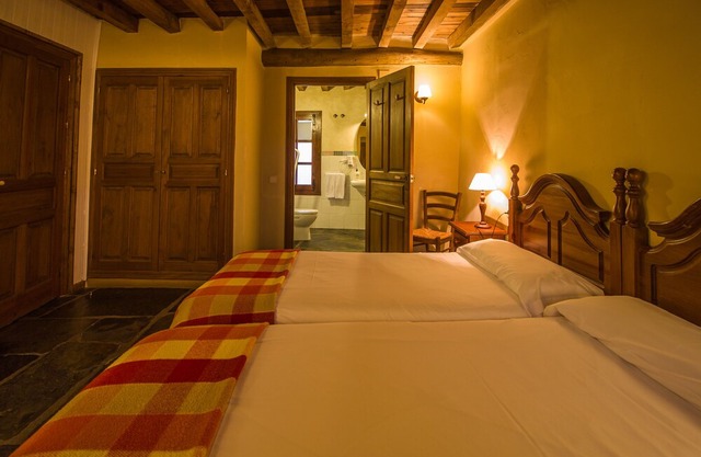 Casa Rural del Corral y Apartamentos for 10 people