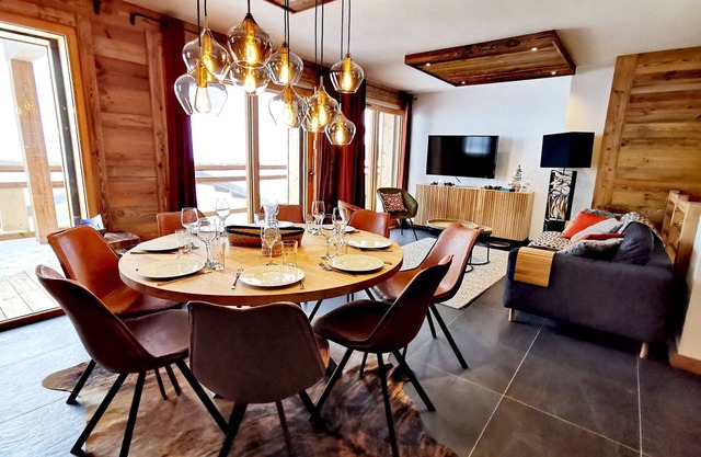Exceptional duplex with panoramic view, terrace and garage in Les Gets