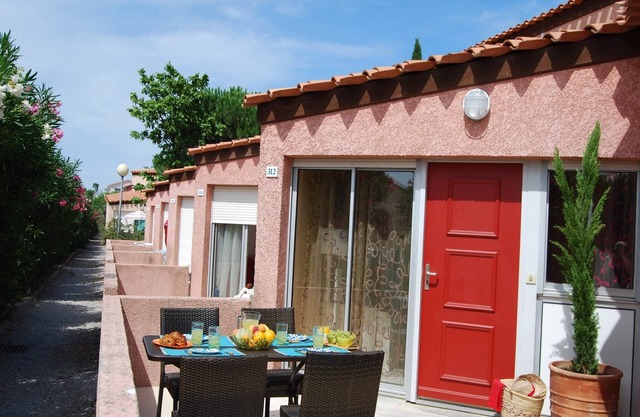 Holiday Home in France with Garden Terrace