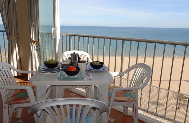INFANTE E3 - 10º - One Bedroom Apartment, Sleeps 4