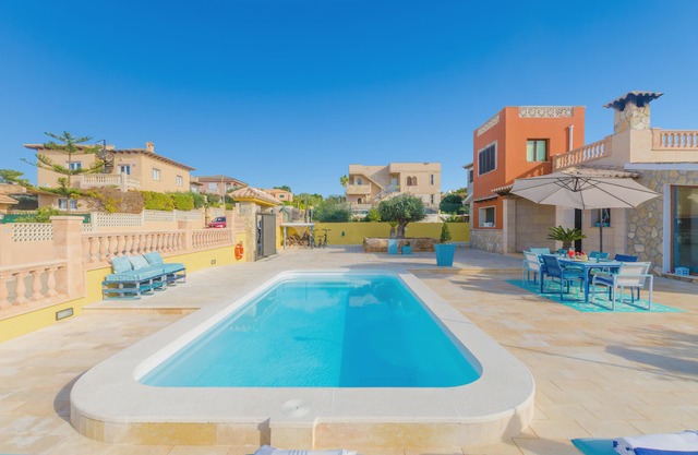 La Playita - Three Bedroom Villa, Sleeps 6