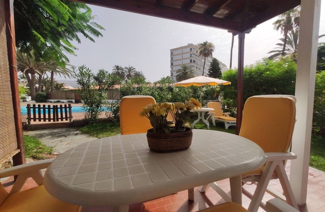 Lovely 2 Bedroom Bungalow With Parking