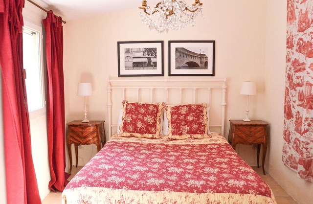 Lovely 17th Century Townhouse in the Historic Centre of Uzes