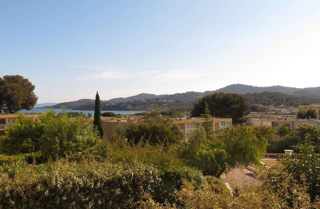 Lovely renovated T2 in La Favière, near beaches and shops, private parking
