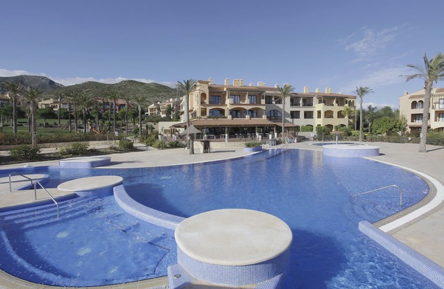 Nice apartment with airconditioning, 200 m. from golfcourse