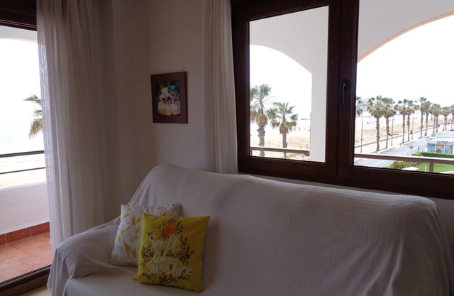 Peñíscola Beachfront WiFi Rental Air Conditioning Parking 2nd floor