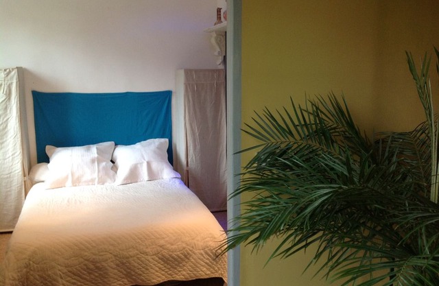 Provencal farmhouse in the heart of the village