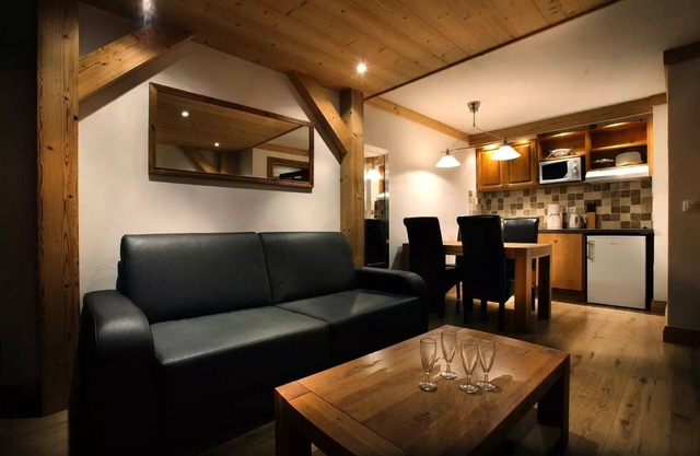 Residence La Cime des Arcs* - Chalet des Neiges - 2 Room Apartment 2/4 People