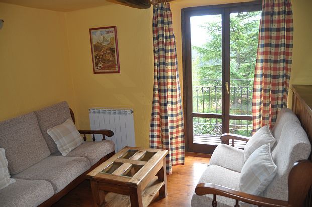 Rural apartment Los Tres Albares for 4 people