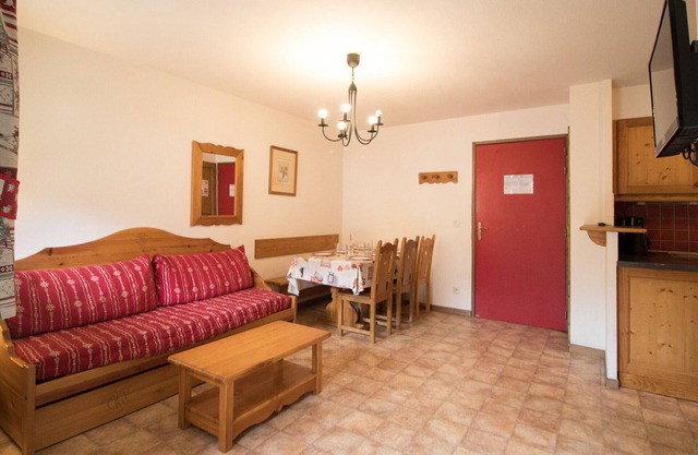 Spacious Apartment at the Foot of the Slopes with Terrace and Free WiFi