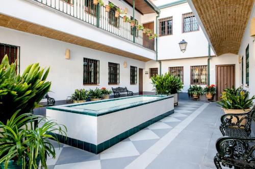 Triana Boutique Apartments by Hommyhome