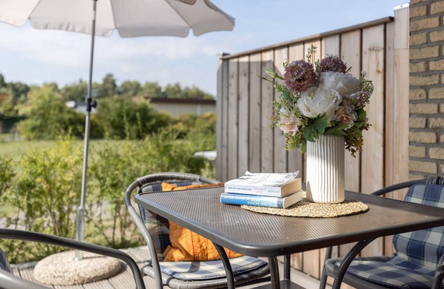 Vacation bungalow Oase 6 with south-west-facing terrace in Grömitz-Lensterstrand
