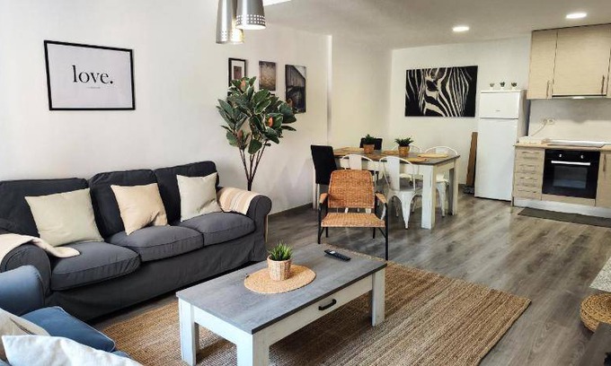 Lleida Apartment | 100 m² Apartment ∙ 3 bedrooms ∙ 6 guests