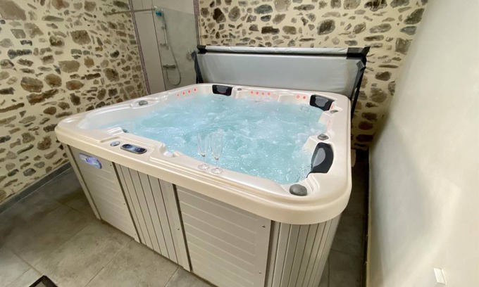 Caunes-Minervois House | 100 m² Gîte ∙ 3 bedrooms ∙ 6 guests