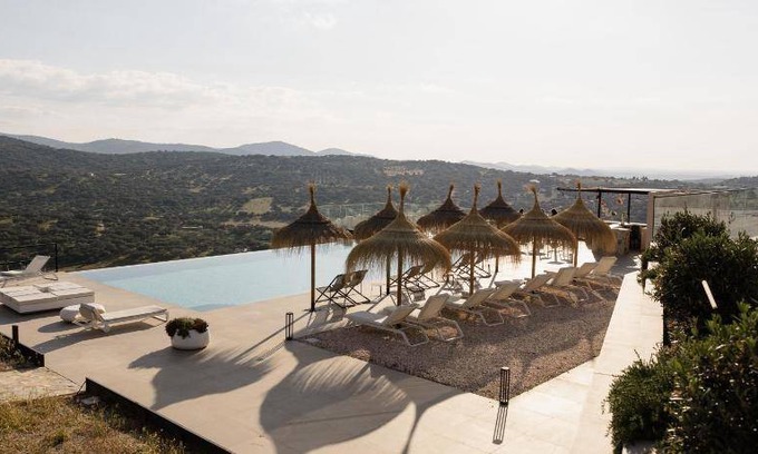 Monesterio Hotel | 1000 m² Hotel ∙ 9 bedrooms ∙ 22 guests