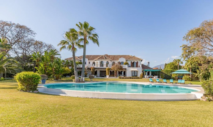 New Golden Mile House | 1000 m² House ∙ 9 bedrooms ∙ 18 guests
