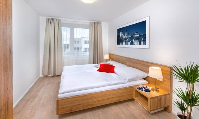 Prague 13 Apartment | 107 m² Serviced apartment ∙ 3 bedrooms ∙ 4 guests