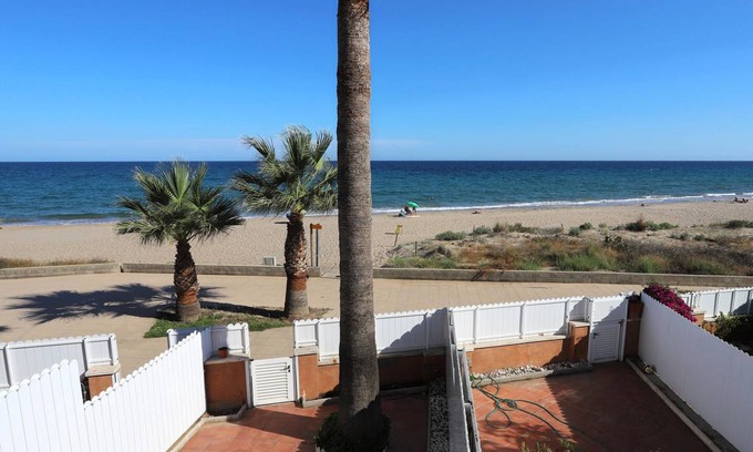 Creixell House | 118 m² House ∙ 3 bedrooms ∙ 6 guests