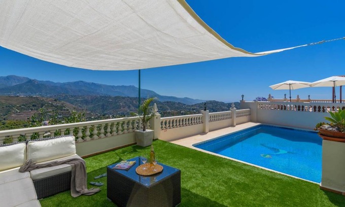 Torrox House | 120 m² House ∙ 4 bedrooms ∙ 8 guests