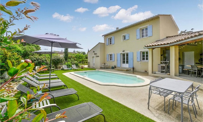 Saint-Paulet-de-Caisson House | 130 m² House ∙ 5 bedrooms ∙ 14 guests