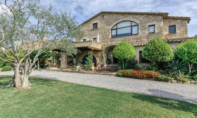 Llampaies House | 130 m² House ∙ 2 bedrooms ∙ 5 guests