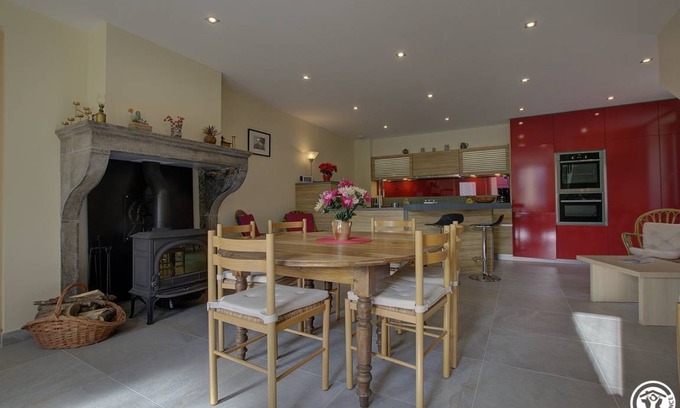 Boyeux-Saint-Jerome House | 140 m² Gîte ∙ 3 bedrooms ∙ 6 guests