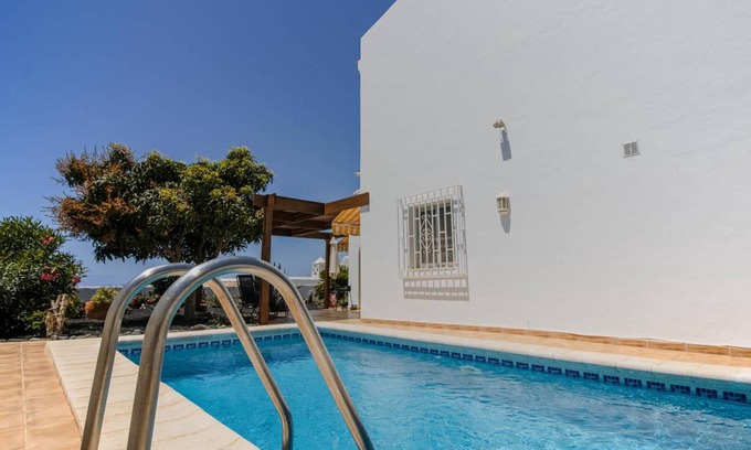 Costa Adeje Villa | 140 m² Villa ∙ 2 bedrooms ∙ 4 guests