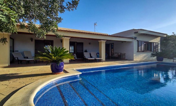 Sant Agusti des Vedra Villa | 150 m² Villa ∙ 3 bedrooms ∙ 6 guests