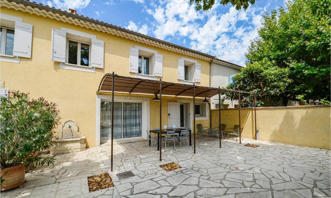 Chateauneuf-de-Gadagne House | 150 m² House ∙ 3 bedrooms ∙ 6 guests