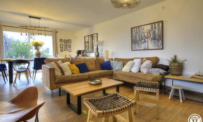 Collonges House | 154 m² Gîte ∙ 6 bedrooms ∙ 12 guests