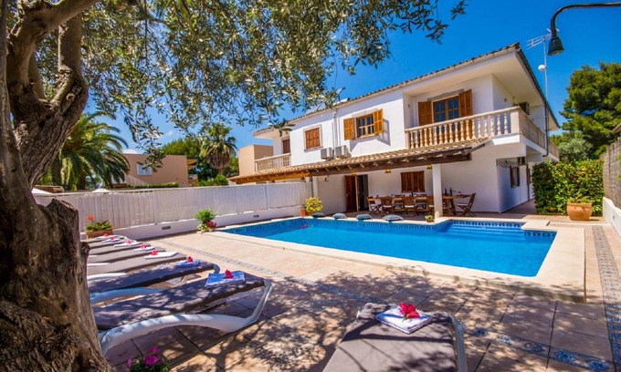 Alcudia House | 160 m² House ∙ 4 bedrooms ∙ 8 guests