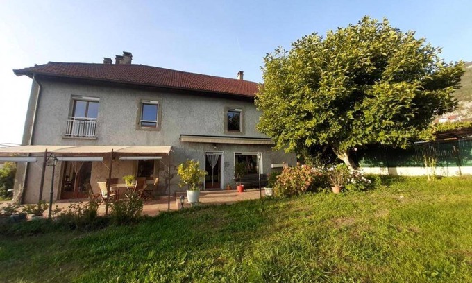 Chindrieux House | 165 m² Gîte ∙ 4 bedrooms ∙ 8 guests