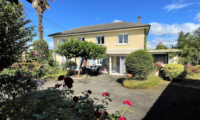 Asson House | 180 m² Gîte ∙ 5 bedrooms ∙ 9 guests