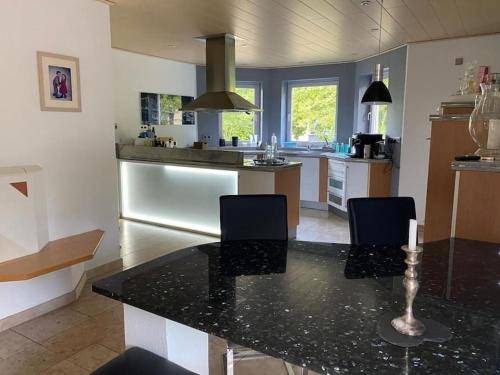 Lohfelden House | 180 m² House ∙ 2 bedrooms ∙ 4 guests