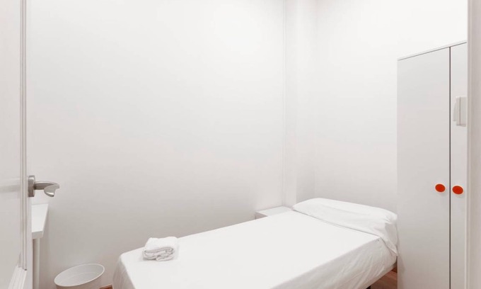 Gothic Quarter Resort | 180 m² Private room ∙ 1 bedroom ∙ 1 guest