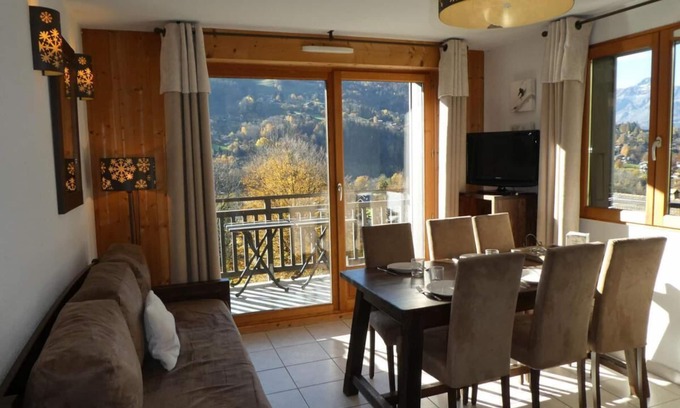 Saint-Gervais-les-Bains Apartment | 1st floor, swimming pool, balcony, parking, tv, ski locker, 41m², Saint Gervais
