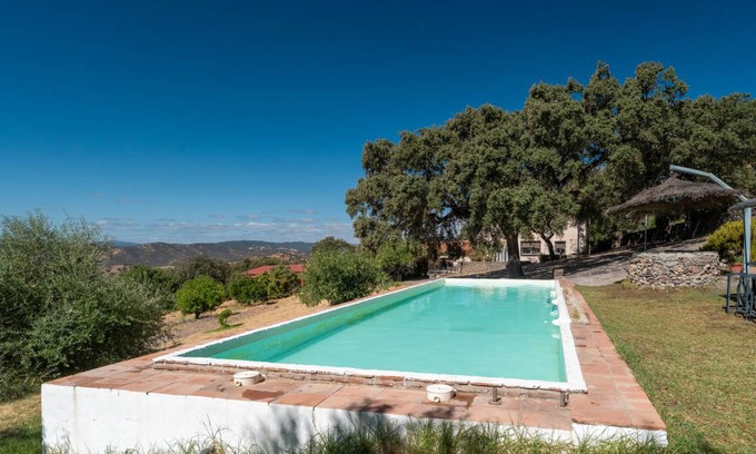 Arroyomolinos de Leon House | 200 m² House ∙ 7 bedrooms ∙ 16 guests