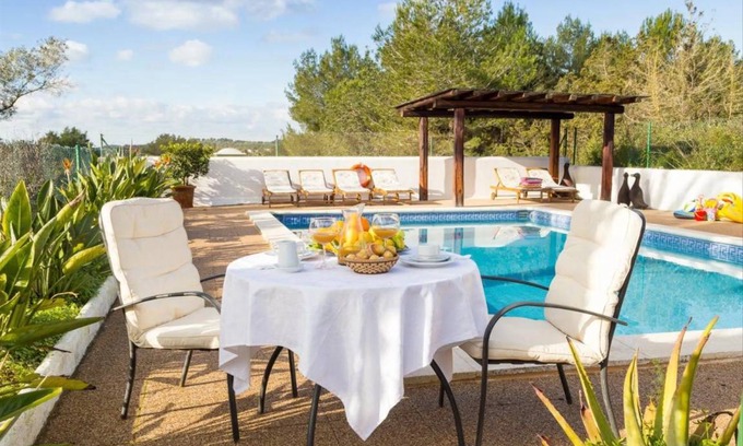 Santa Gertrudis Villa | 200 m² Villa ∙ 4 bedrooms ∙ 8 guests