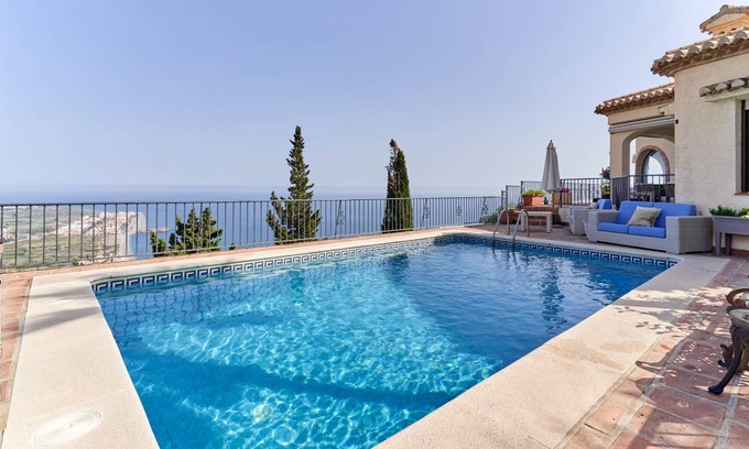 Salobrena Villa | 200 m² Villa ∙ 3 bedrooms ∙ 8 guests