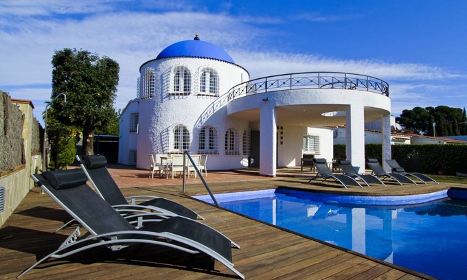 Cambrils Villa | 200 m² Villa ∙ 4 bedrooms ∙ 10 guests