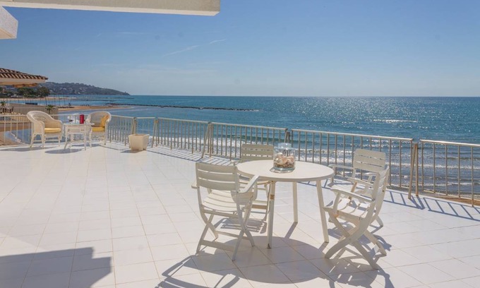 Benicassim Villa | 205 m² Villa ∙ 4 bedrooms ∙ 8 guests