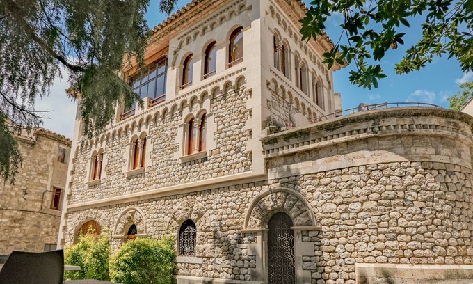 Besalu House | 208 m² House ∙ 5 bedrooms ∙ 10 guests
