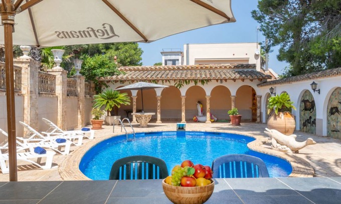 Llanca Villa | 220 m² Villa ∙ 1 bedroom ∙ 10 guests