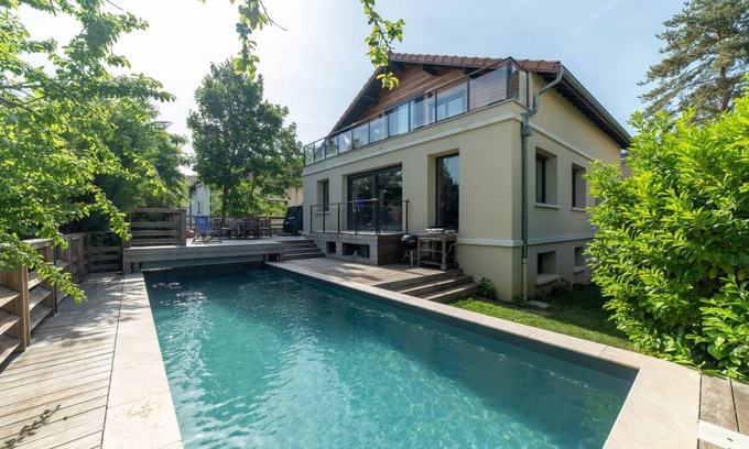 Tassin House | 235 m² House ∙ 6 bedrooms ∙ 10 guests