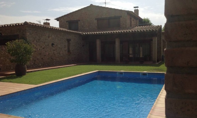 Peratallada Villa | 240 m² Villa ∙ 4 bedrooms ∙ 8 guests