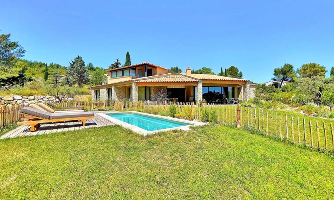 Villeneuve-les-Avignon House | 250 m² House ∙ 5 bedrooms ∙ 10 guests